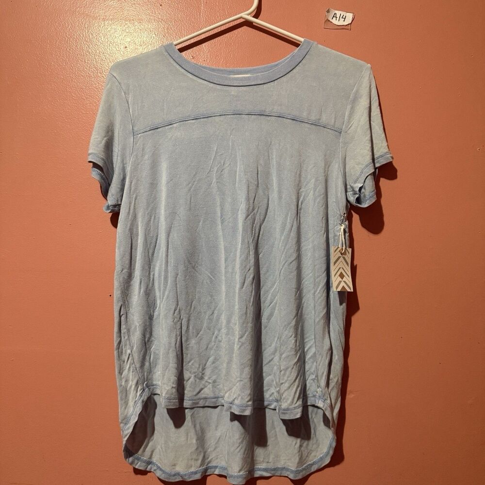 3/$15 Forever 21 Womens TShirt M Medium Light Blue Short Sleeve Tee Shirt